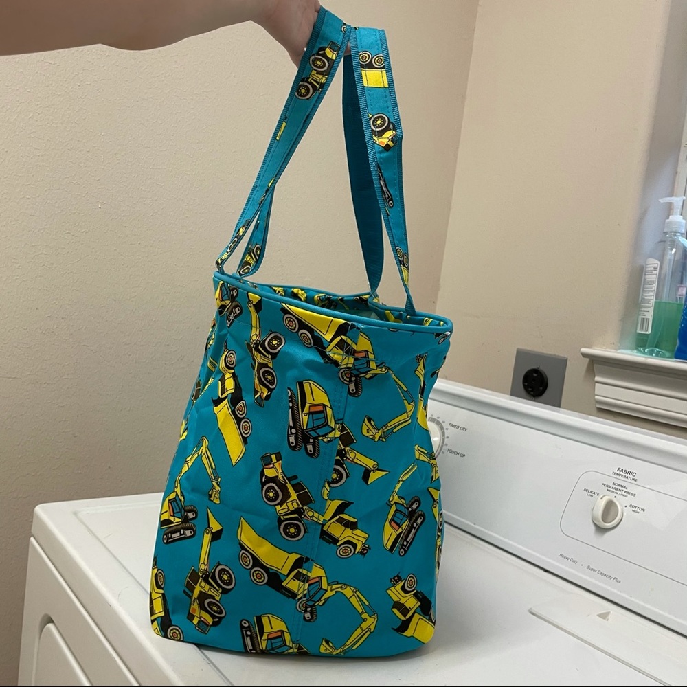🏷️BOGO FREE‼️ TRACTOR PRINT BEACH TOTE BAG - Picture 7 of 15